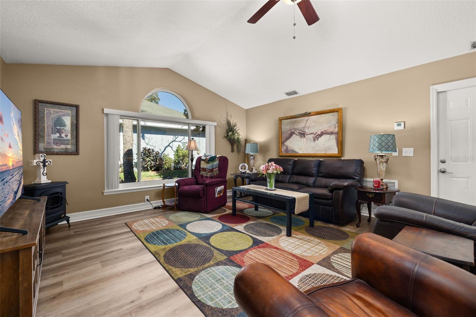 Image 26 of 80 For 1737 Queen Palm Drive