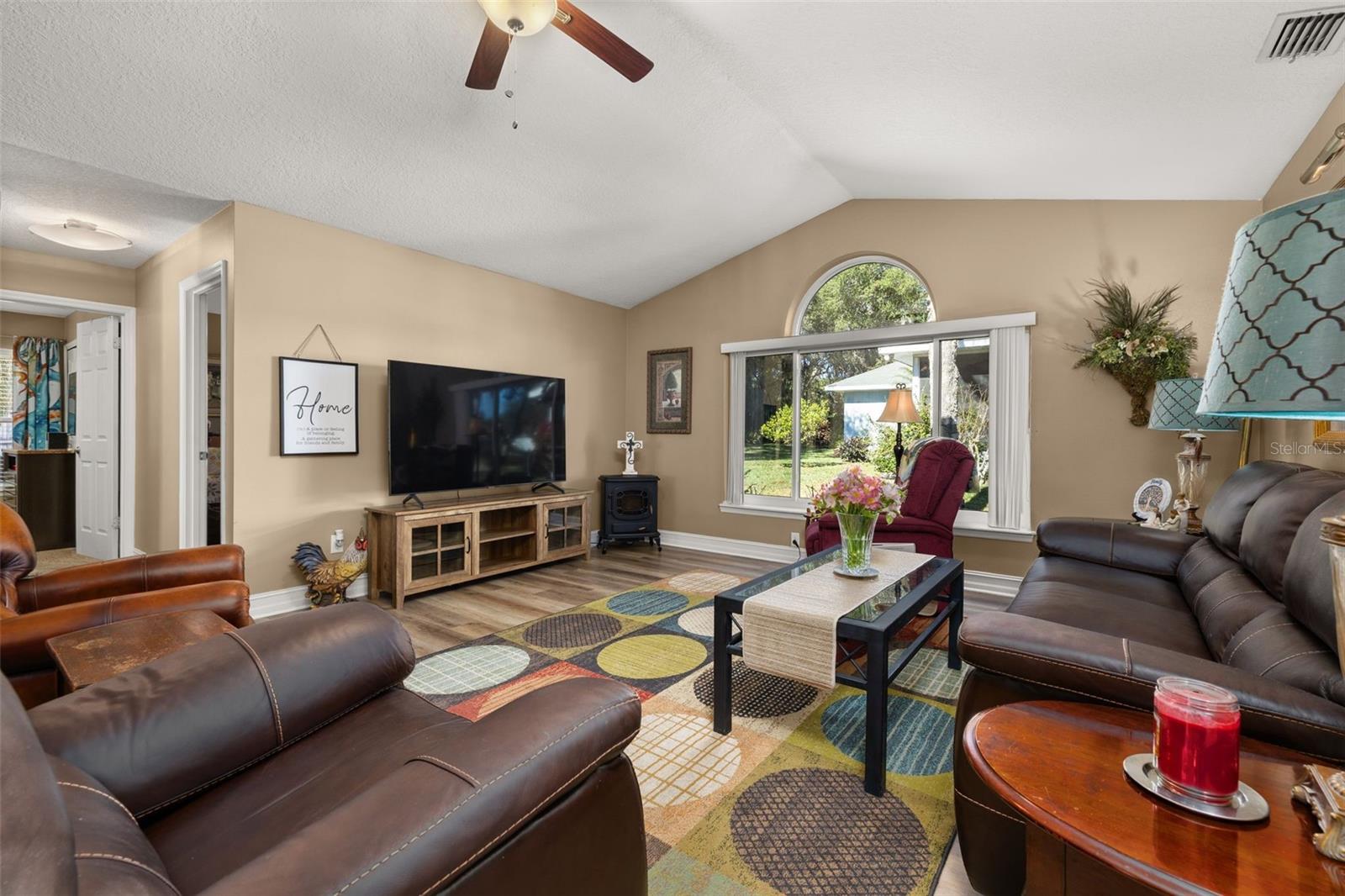 Image 27 of 80 For 1737 Queen Palm Drive