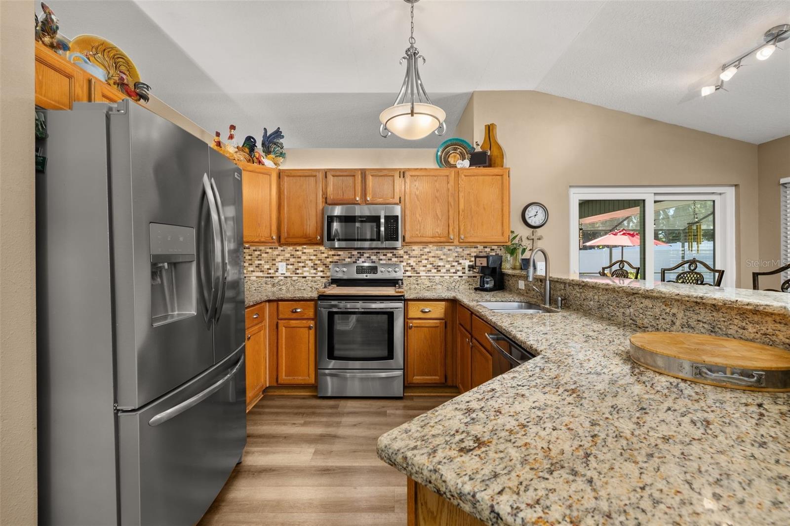 Image 4 of 80 For 1737 Queen Palm Drive