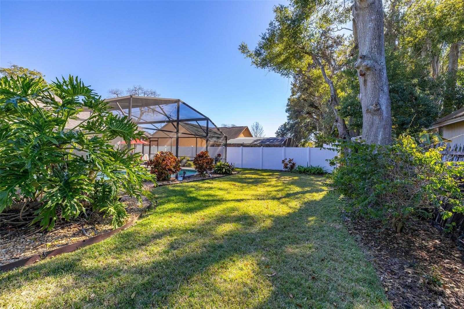 Image 49 of 80 For 1737 Queen Palm Drive