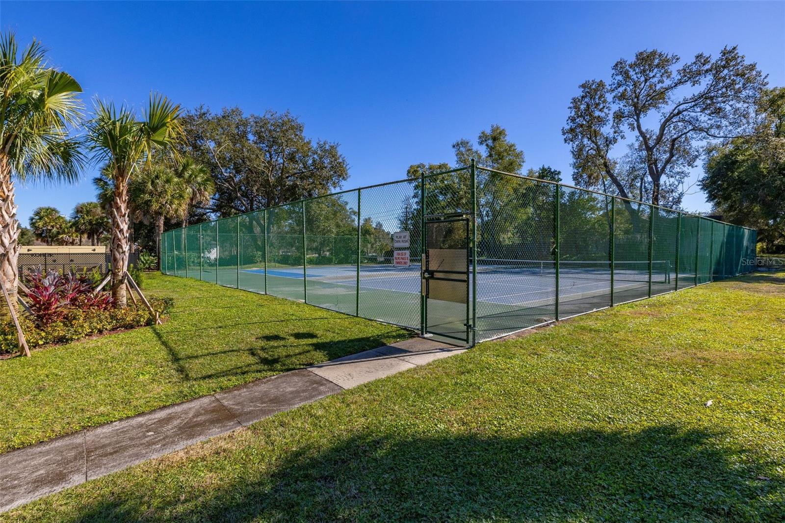 Image 75 of 80 For 1737 Queen Palm Drive