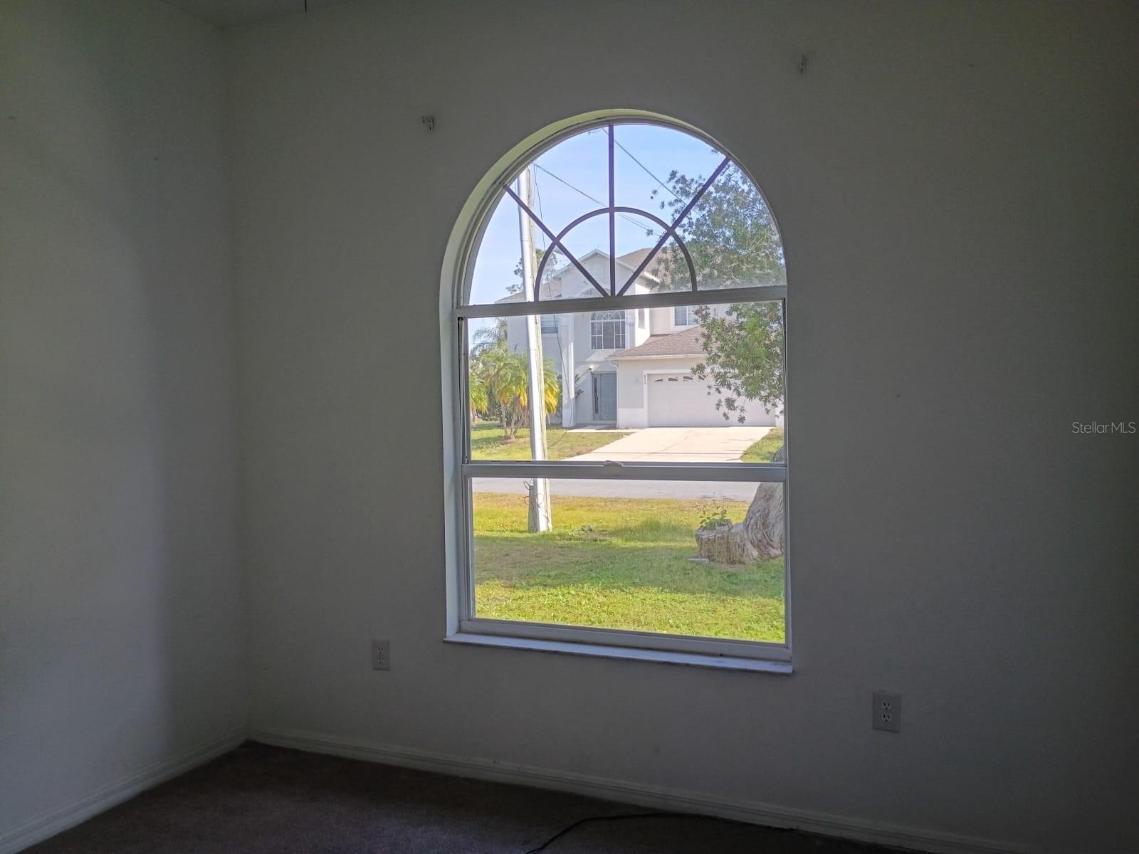 Image 7 of 14 For 829 Blanc Court