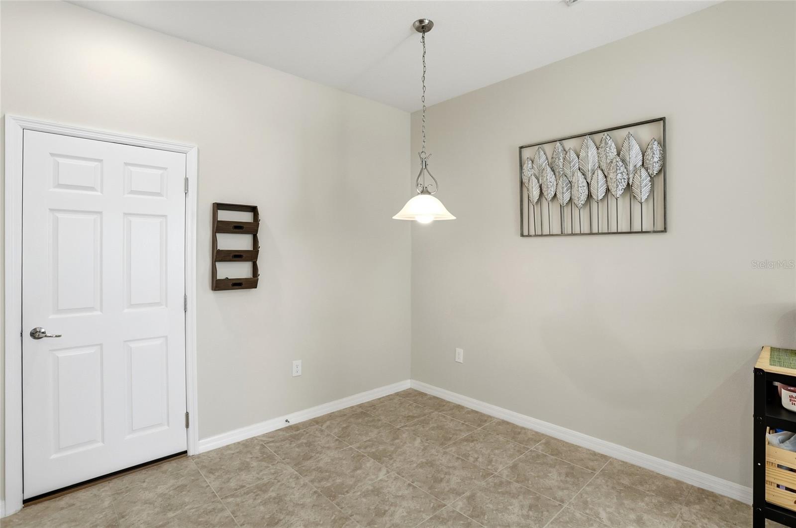 Image 14 of 31 For 2428 Seven Oaks Drive