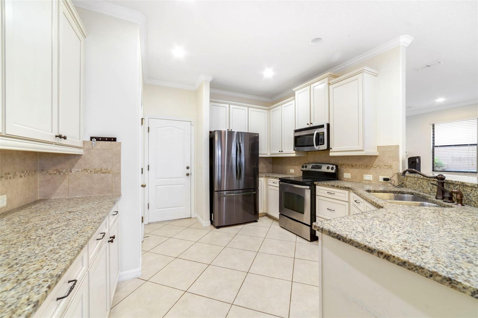 Image 6 of 46 For 1812 Leather Fern Drive