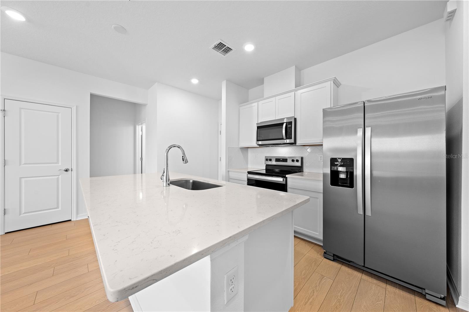 Image 8 of 46 For 11240 Blue Bay Drive