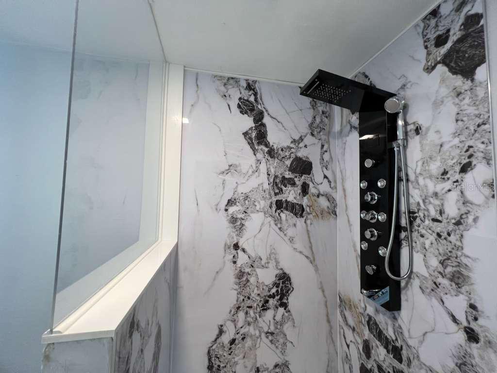 Image 12 of 24 For 1731 Avenue C Ne