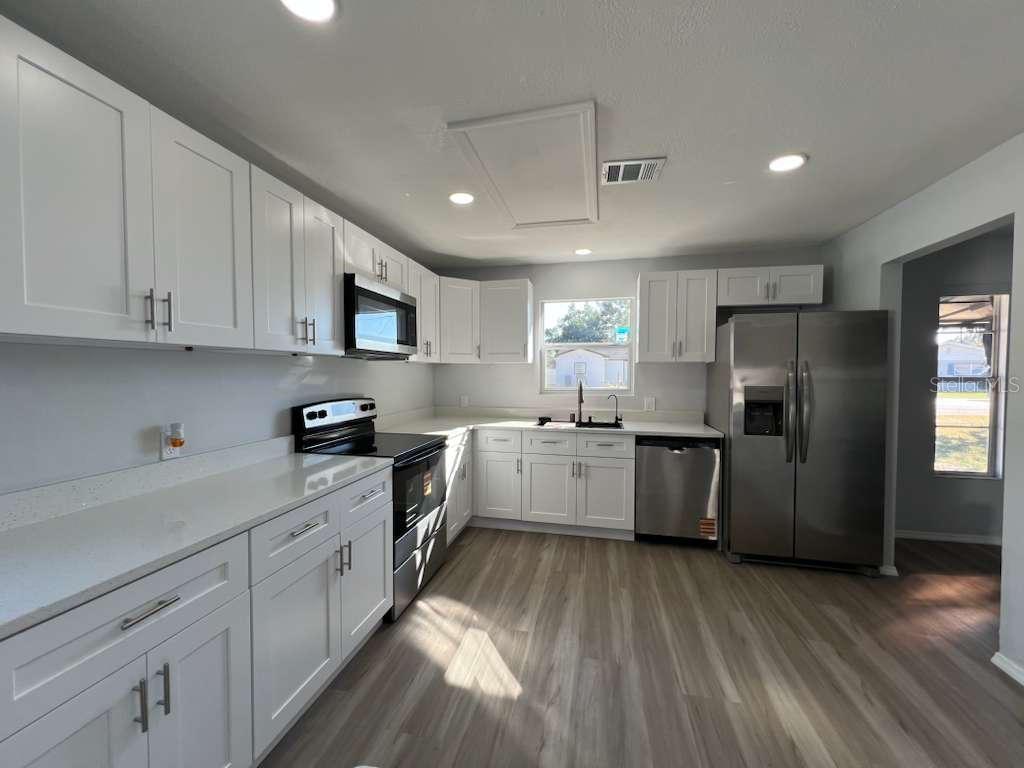 Image 3 of 24 For 1731 Avenue C Ne