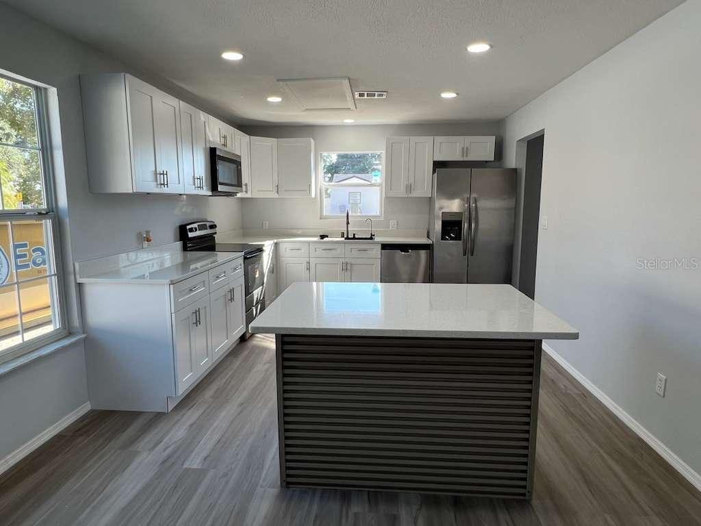 Image 6 of 24 For 1731 Avenue C Ne