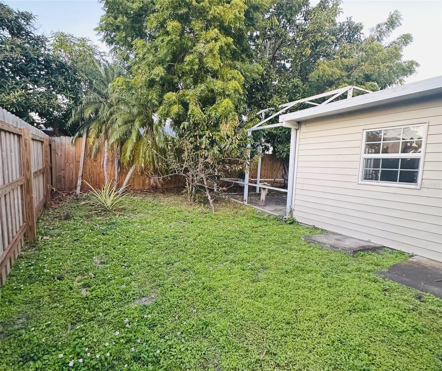 Image 5 of 29 For 11117 Huxley Avenue