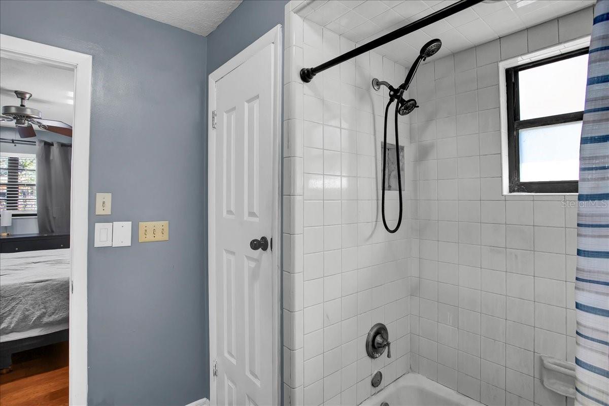 Image 61 of 84 For 6124 Lynn Road