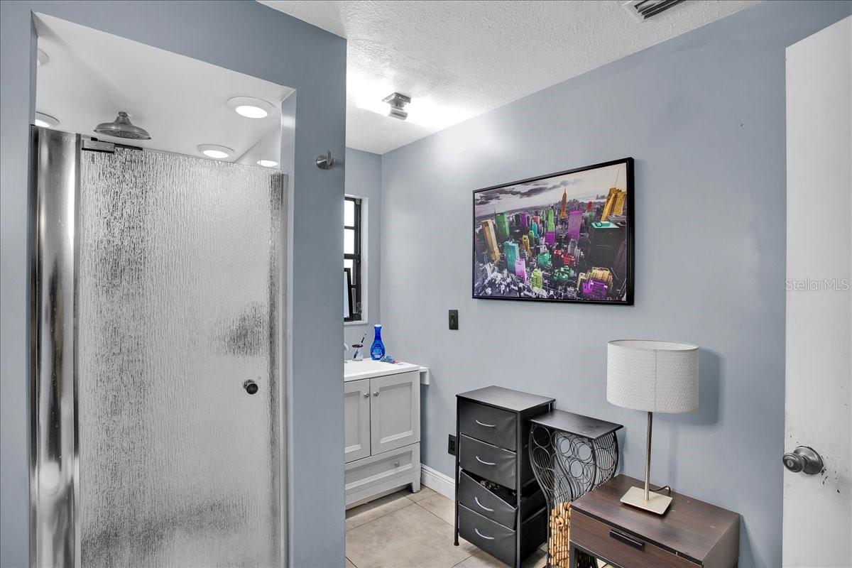 Image 81 of 84 For 6124 Lynn Road