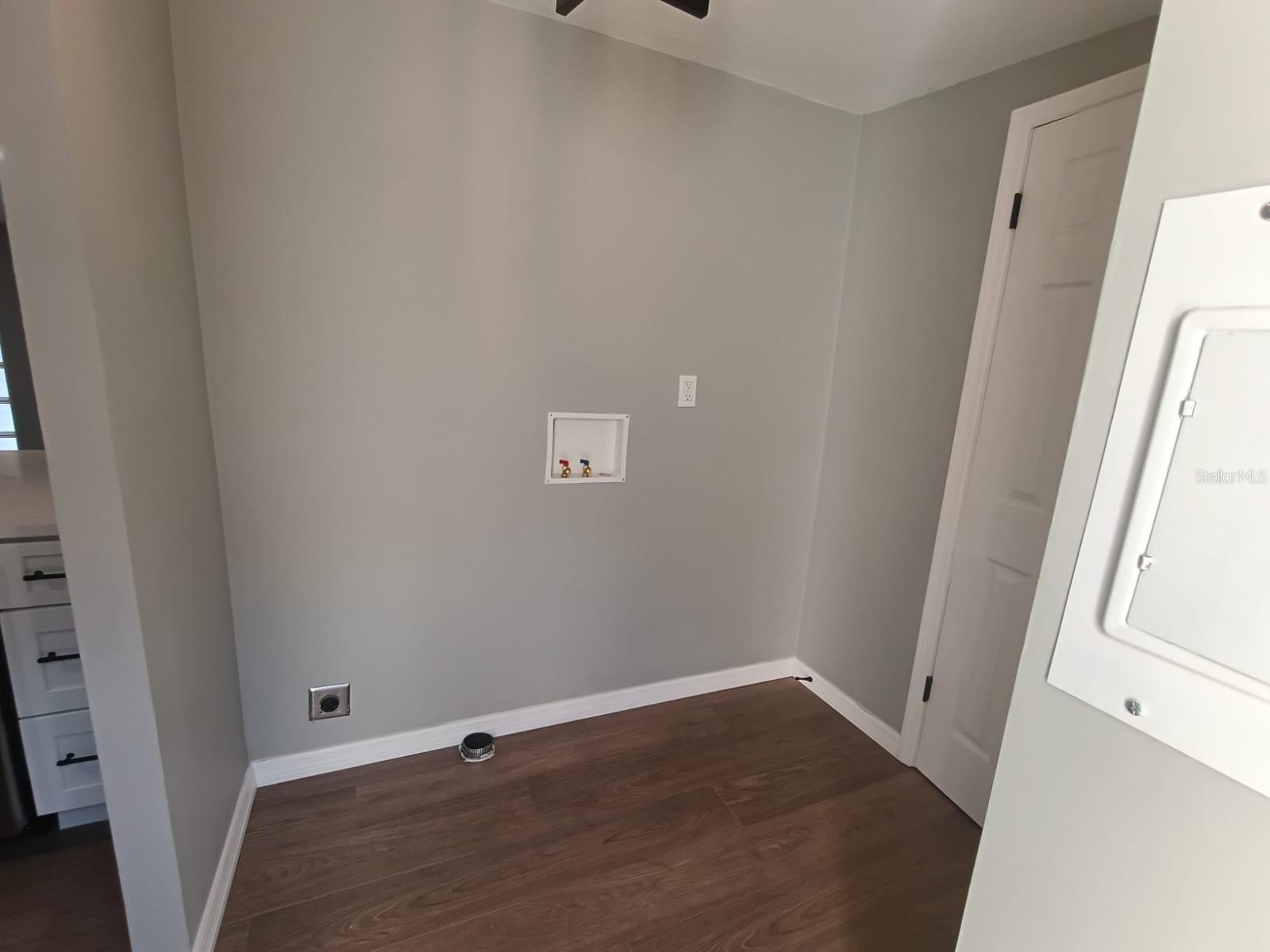 Image 16 of 33 For 140 Coolwater