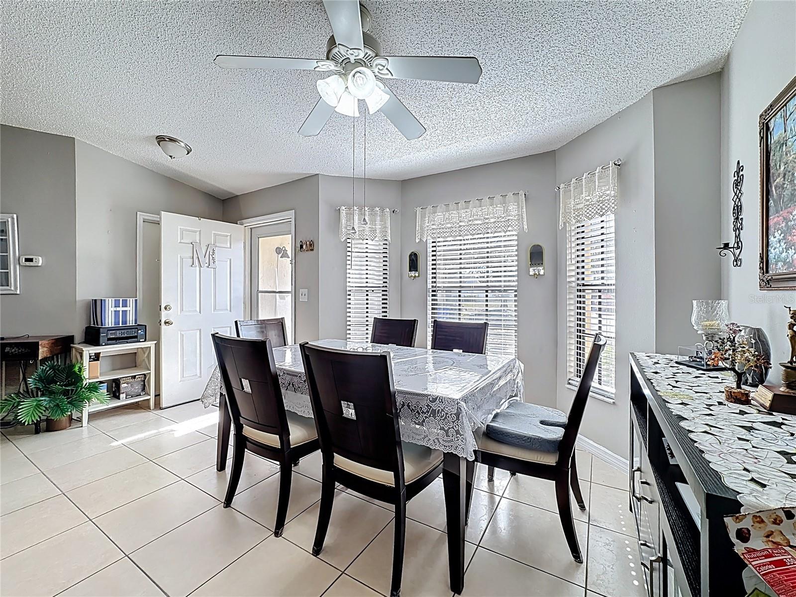 Image 8 of 39 For 3622 Tree Line Way