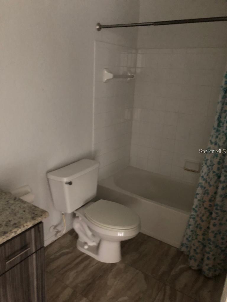 Image 19 of 23 For 14049 Fairway Island Drive 122