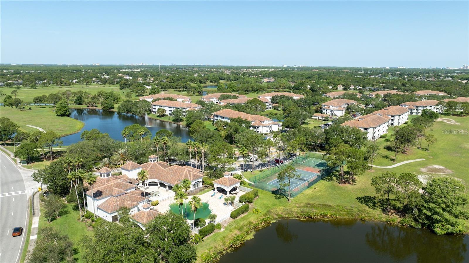 Image 4 of 21 For 14049 Fairway Island Drive 127