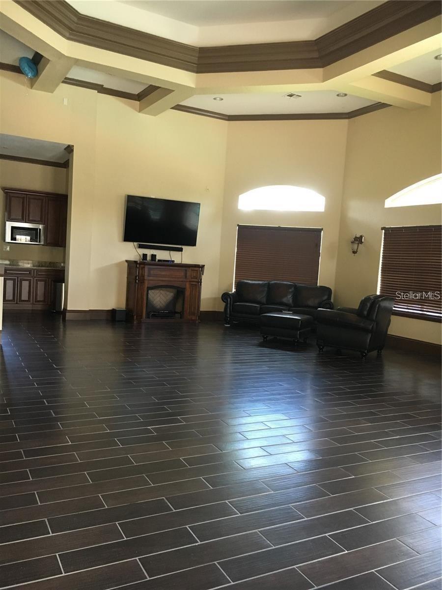 Image 5 of 21 For 14049 Fairway Island Drive 127