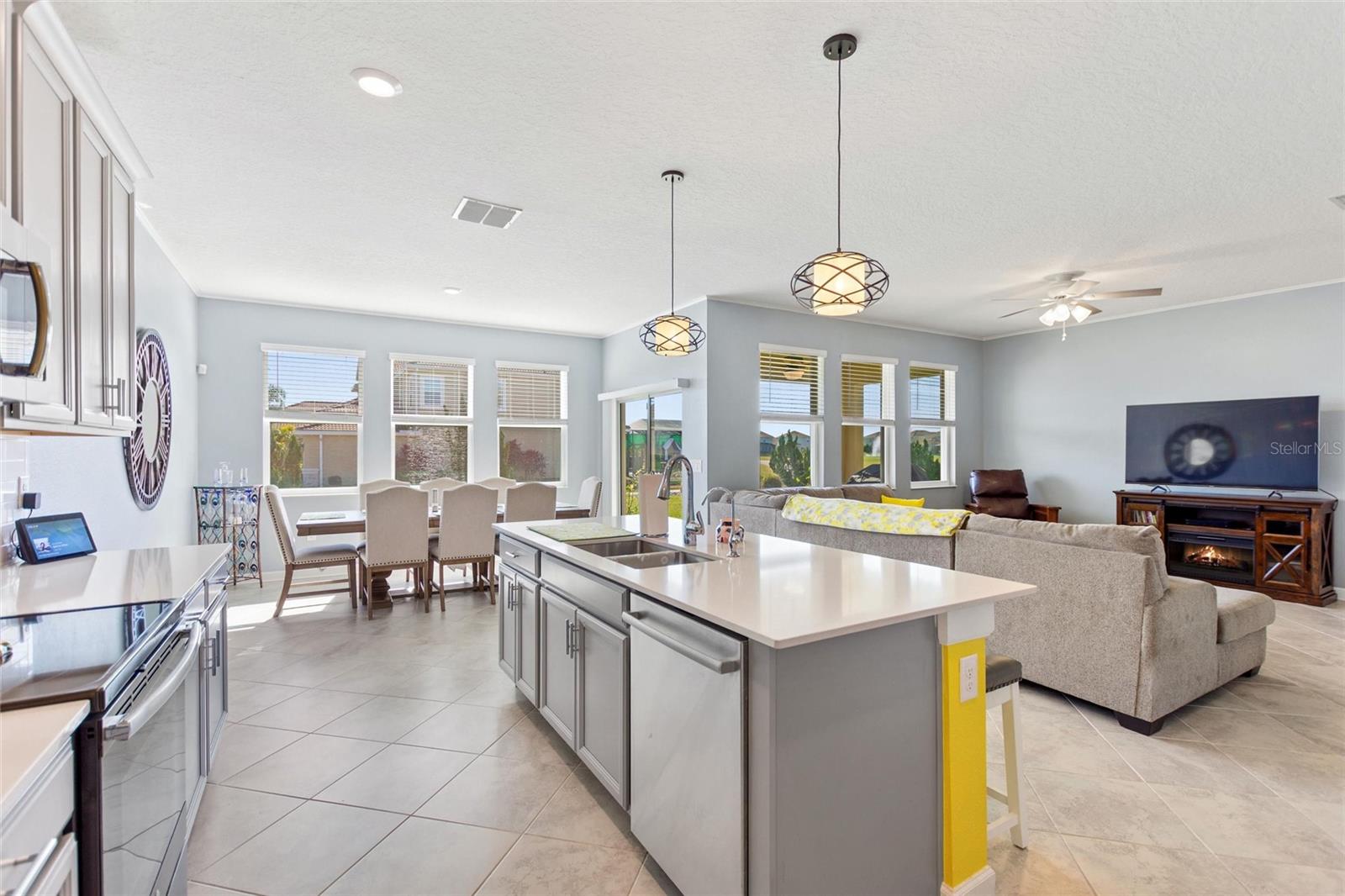 Image 11 of 53 For 8700 Pacific Dunes Drive