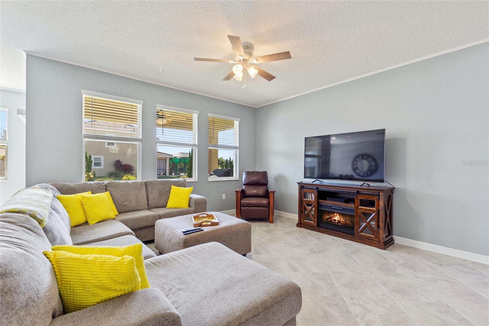 Image 7 of 53 For 8700 Pacific Dunes Drive