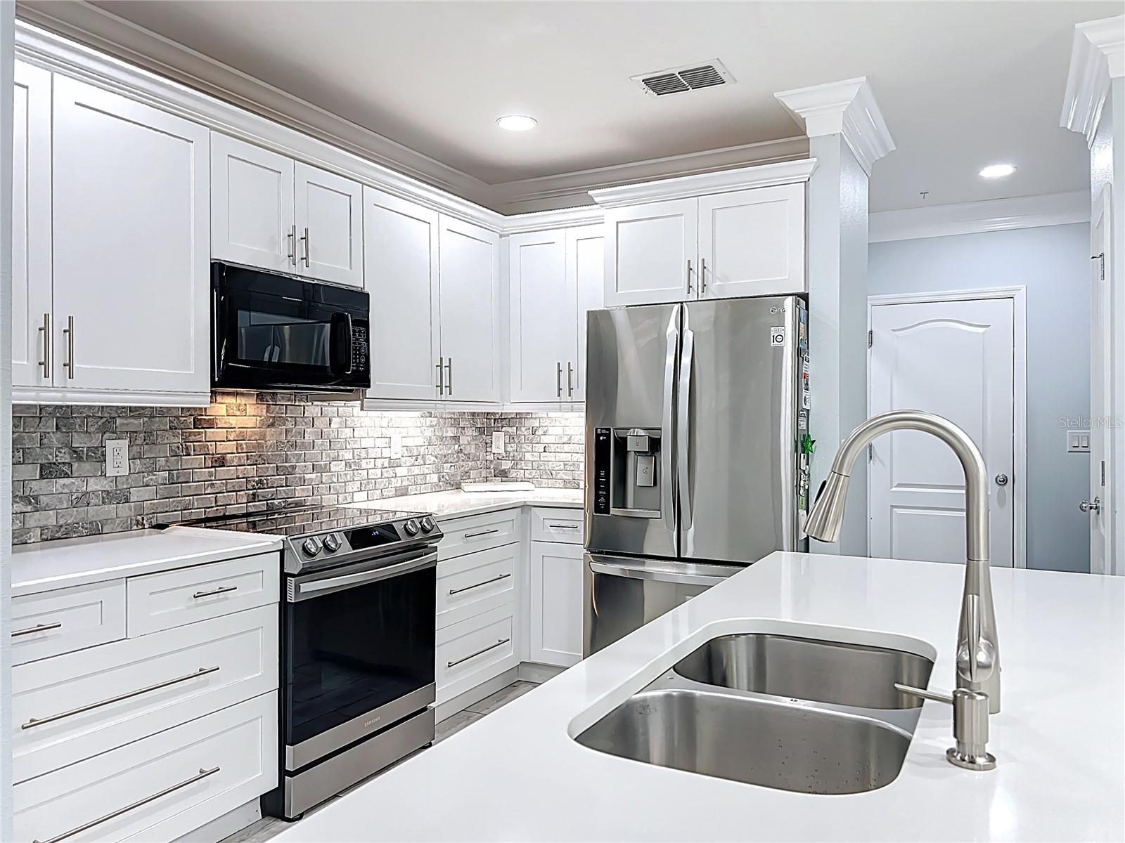 Image 8 of 15 For 4803 Apple Blossom Lane