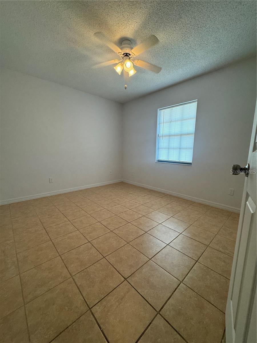 Image 10 of 11 For 929 Devonshire Way