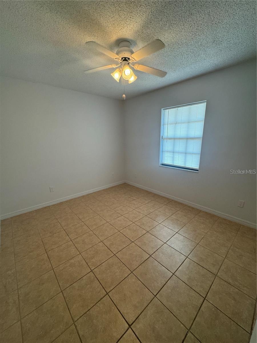 Image 7 of 11 For 929 Devonshire Way