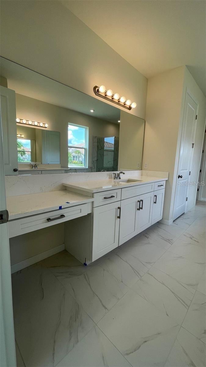 Image 14 of 27 For 920 Windlass Court