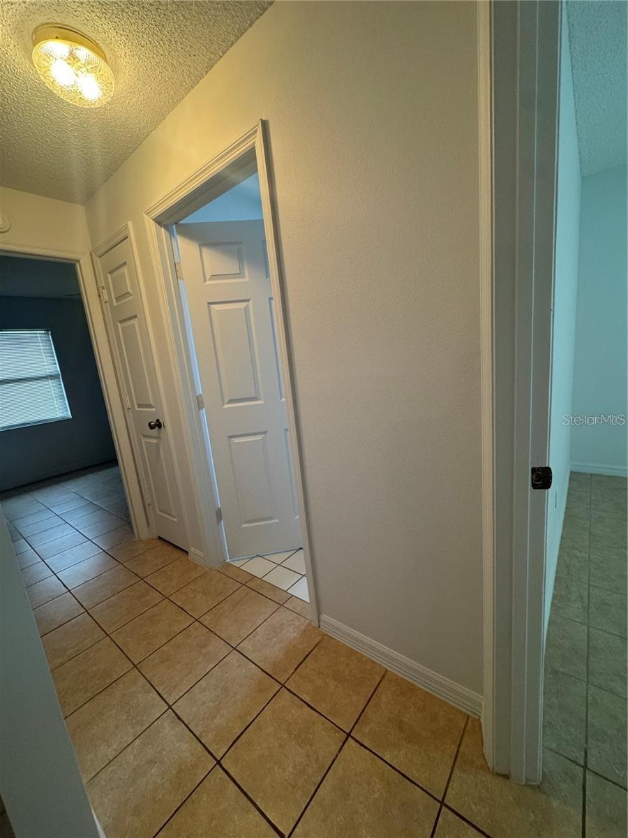 Image 8 of 11 For 929 Devonshire Way