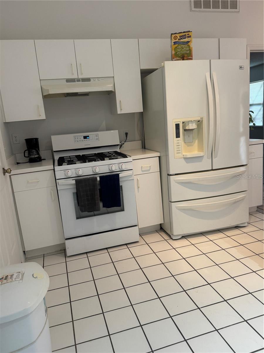 Image 9 of 11 For 929 Devonshire Way