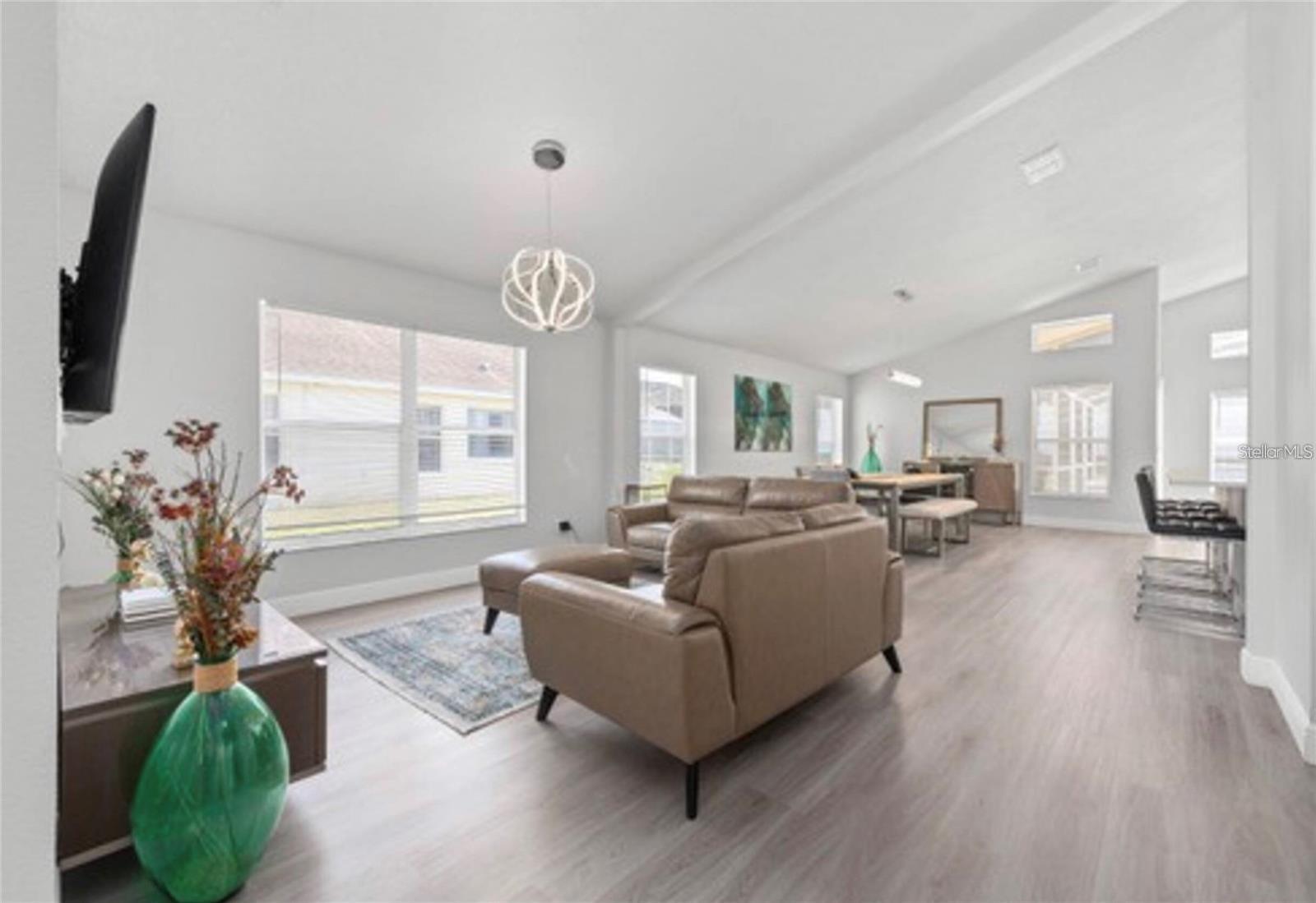 Image 4 of 23 For 437 Julliard Boulevard