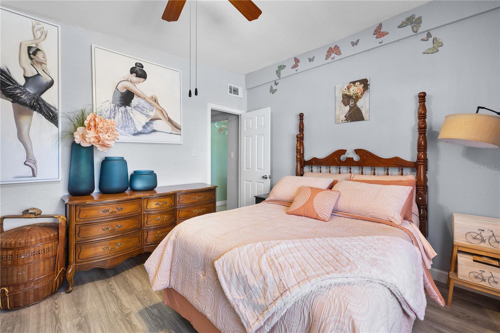 Image 12 of 36 For 1401 Wilton Avenue