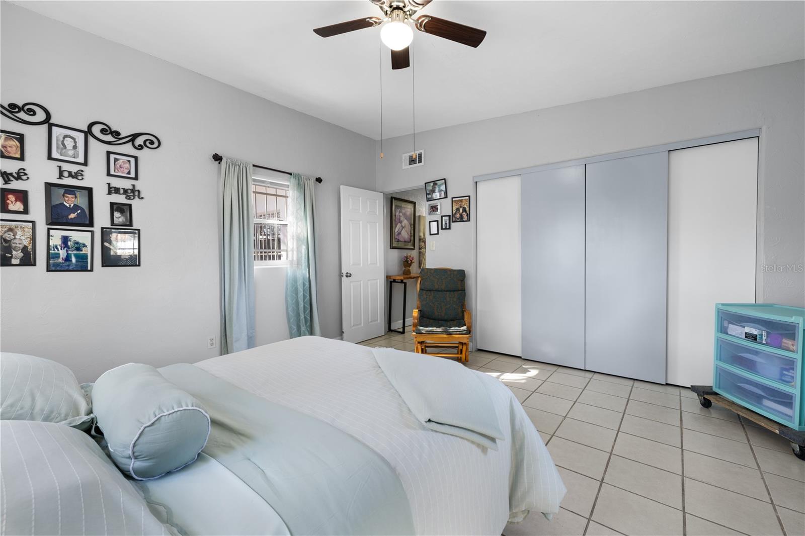 Image 18 of 36 For 1401 Wilton Avenue