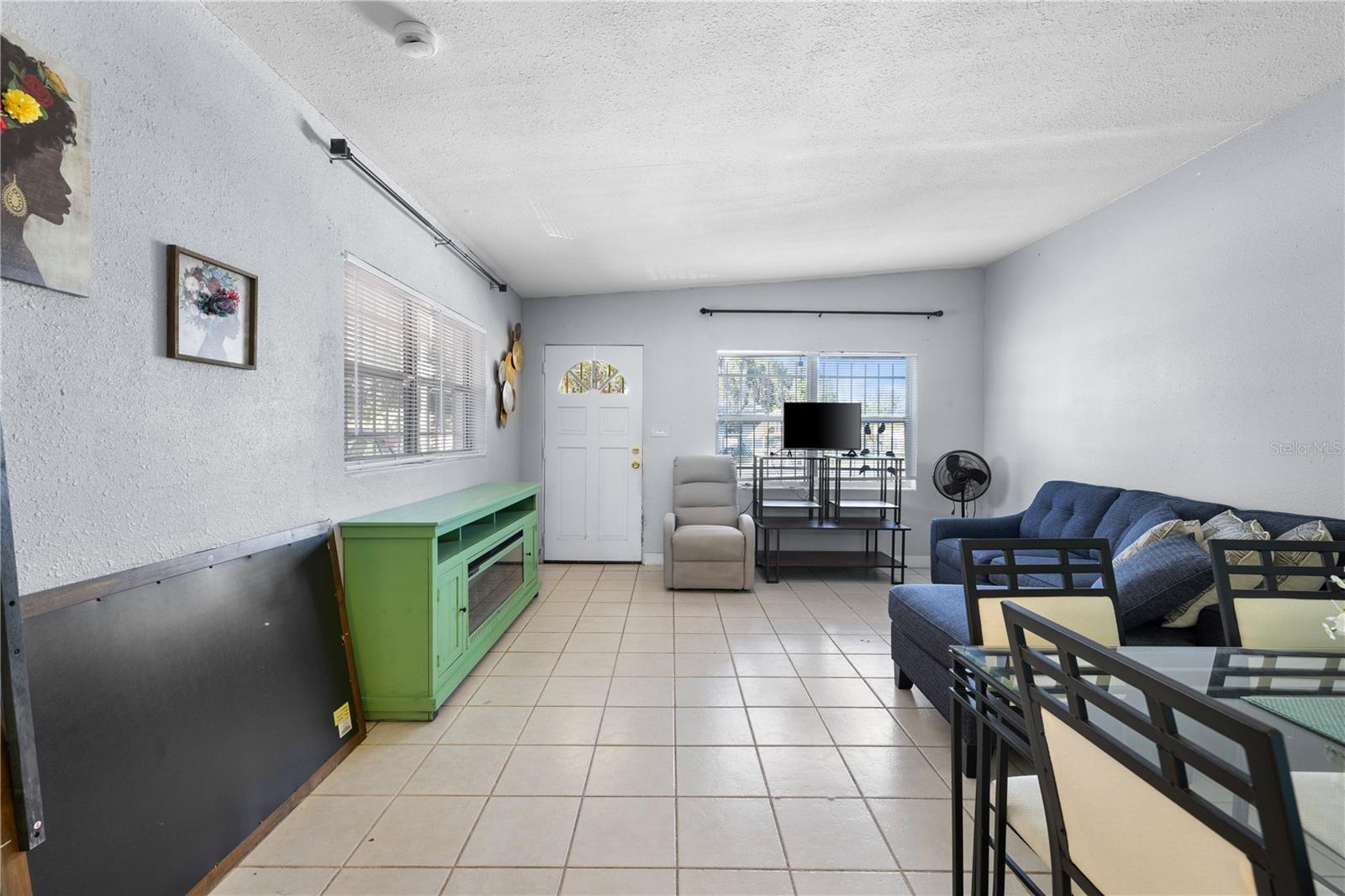 Image 5 of 36 For 1401 Wilton Avenue