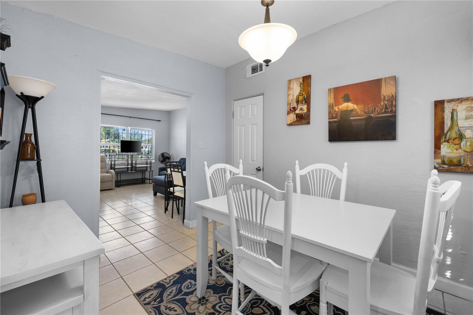 Image 7 of 36 For 1401 Wilton Avenue