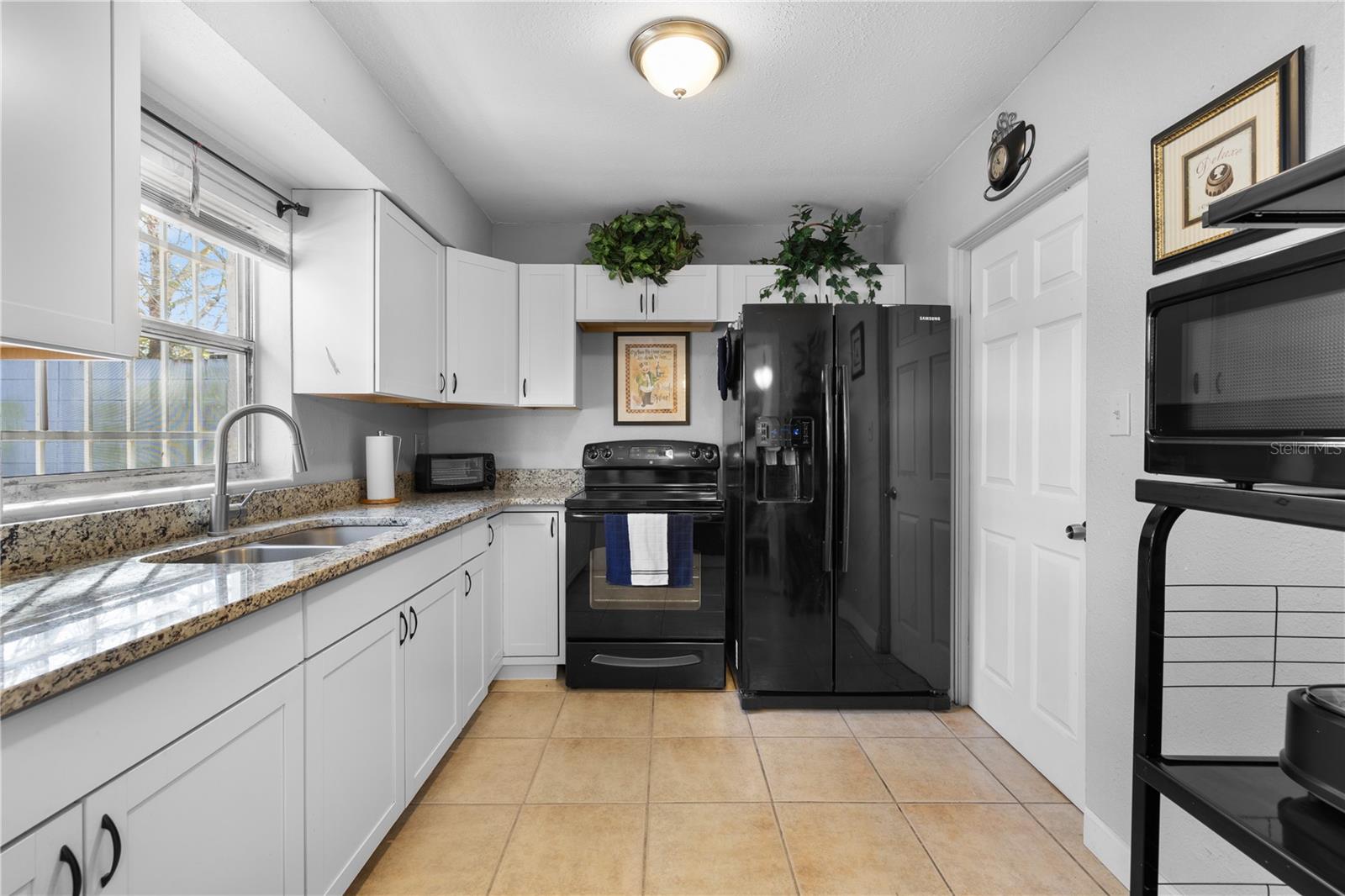 Image 8 of 36 For 1401 Wilton Avenue