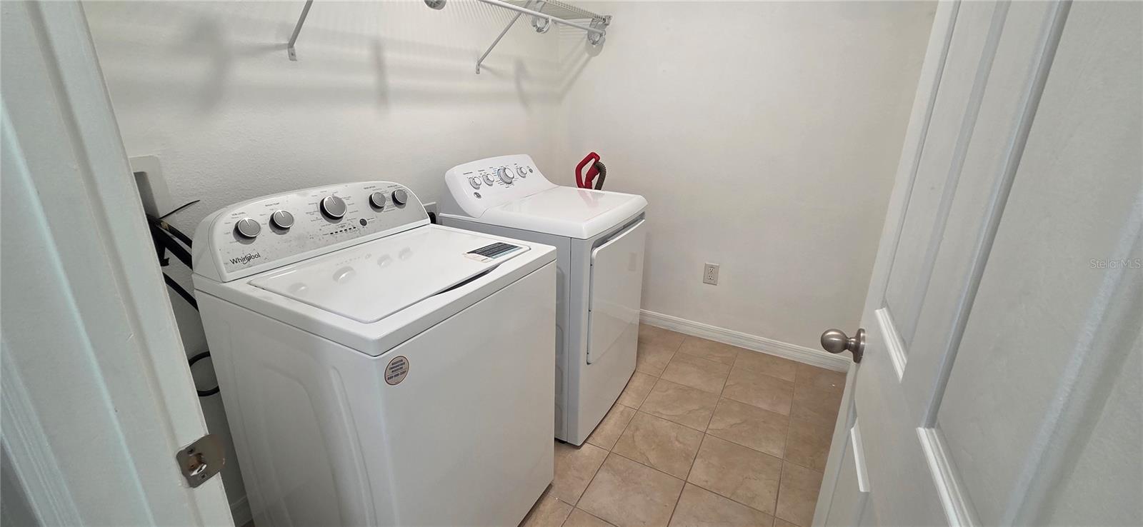 Image 19 of 34 For 9478 Silver Buttonwood Street