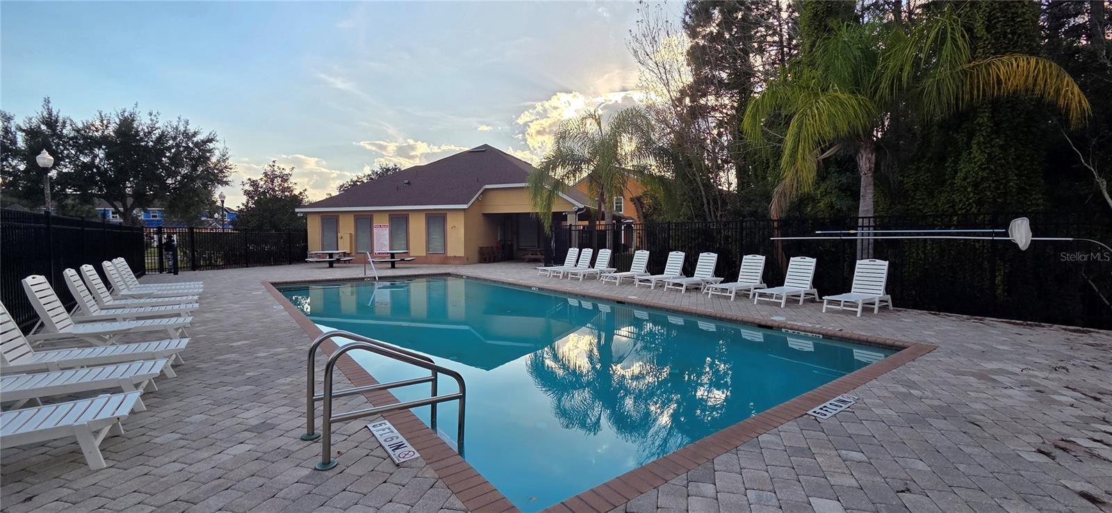 Image 28 of 34 For 9478 Silver Buttonwood Street