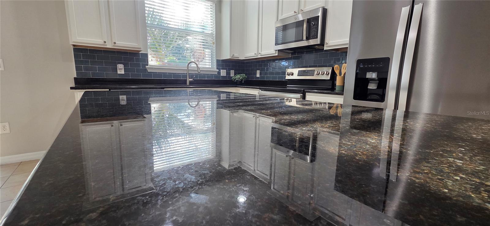 Image 6 of 34 For 9478 Silver Buttonwood Street