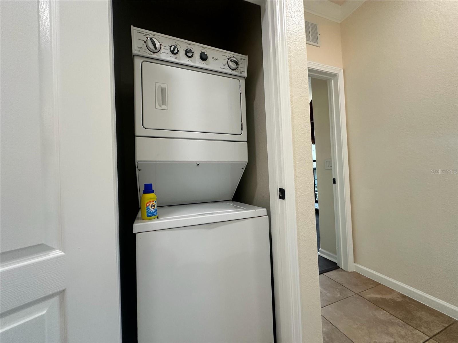 Image 11 of 76 For 903 Charo Parkway 837