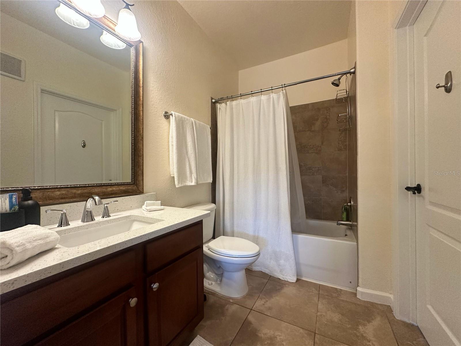 Image 15 of 76 For 903 Charo Parkway 837