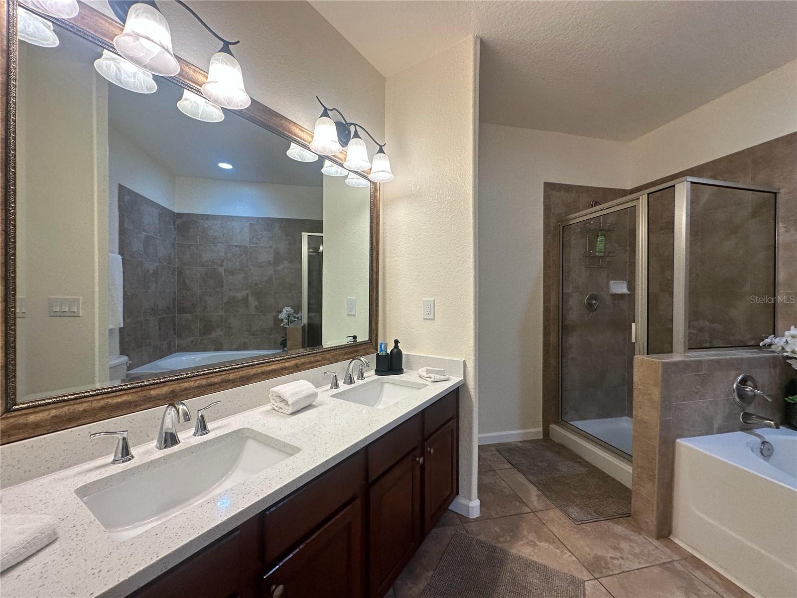 Image 21 of 76 For 903 Charo Parkway 837