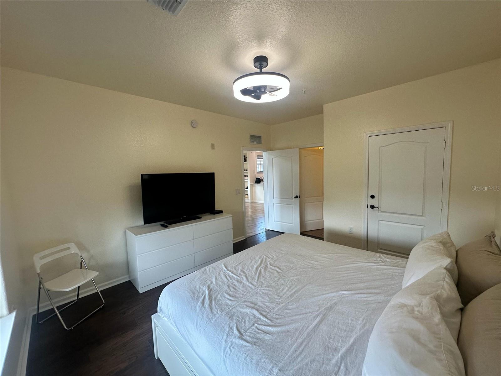 Image 28 of 76 For 903 Charo Parkway 837