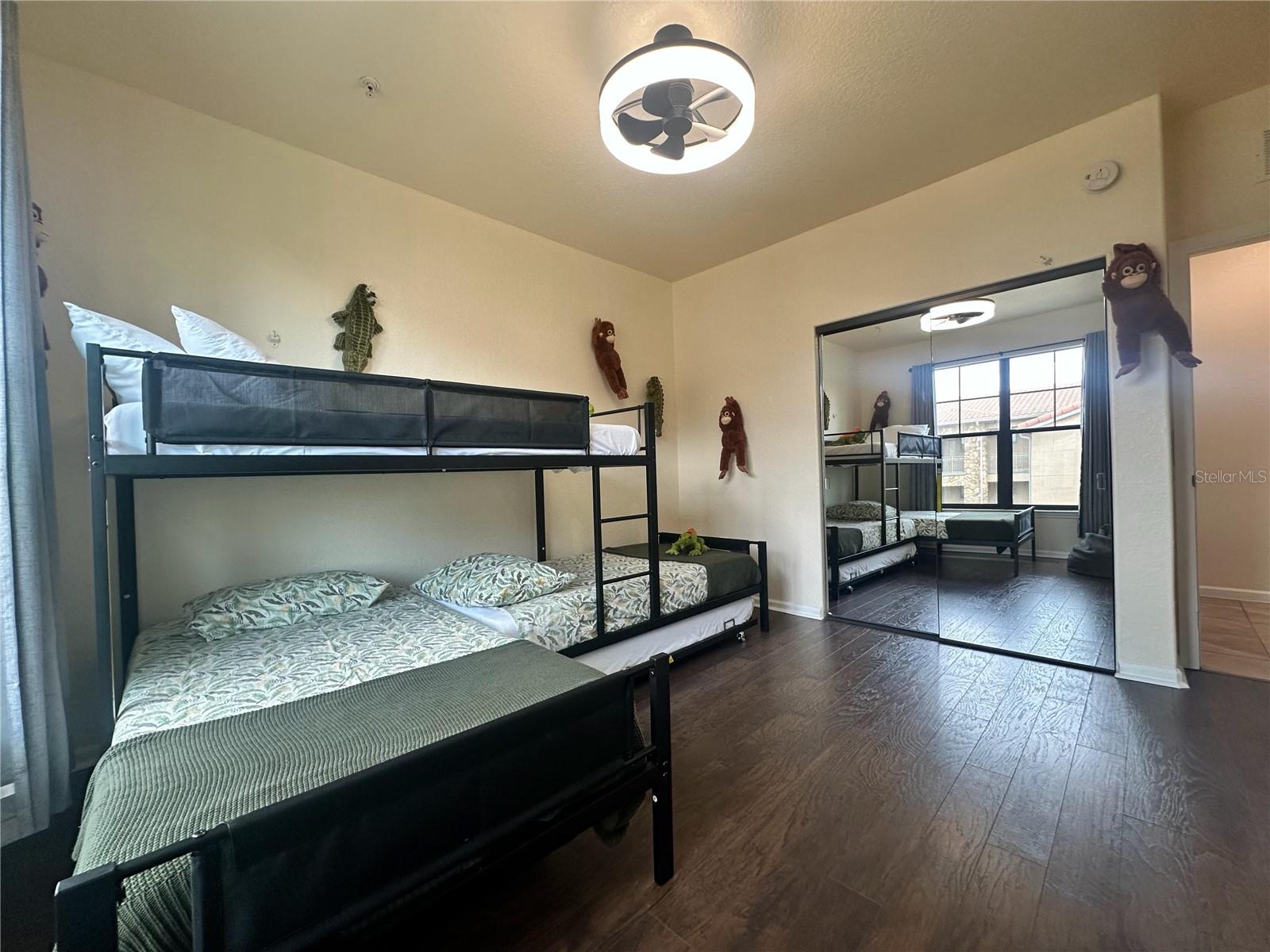 Image 33 of 76 For 903 Charo Parkway 837