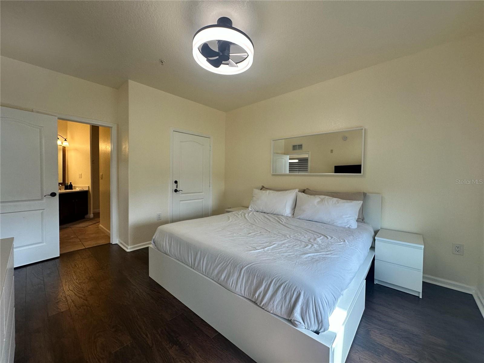 Image 42 of 76 For 903 Charo Parkway 837