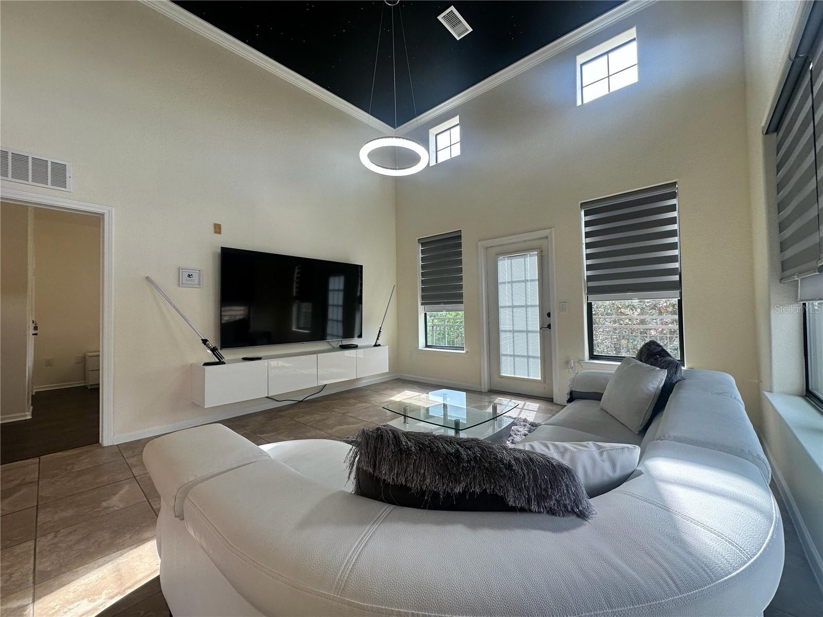 Image 45 of 76 For 903 Charo Parkway 837