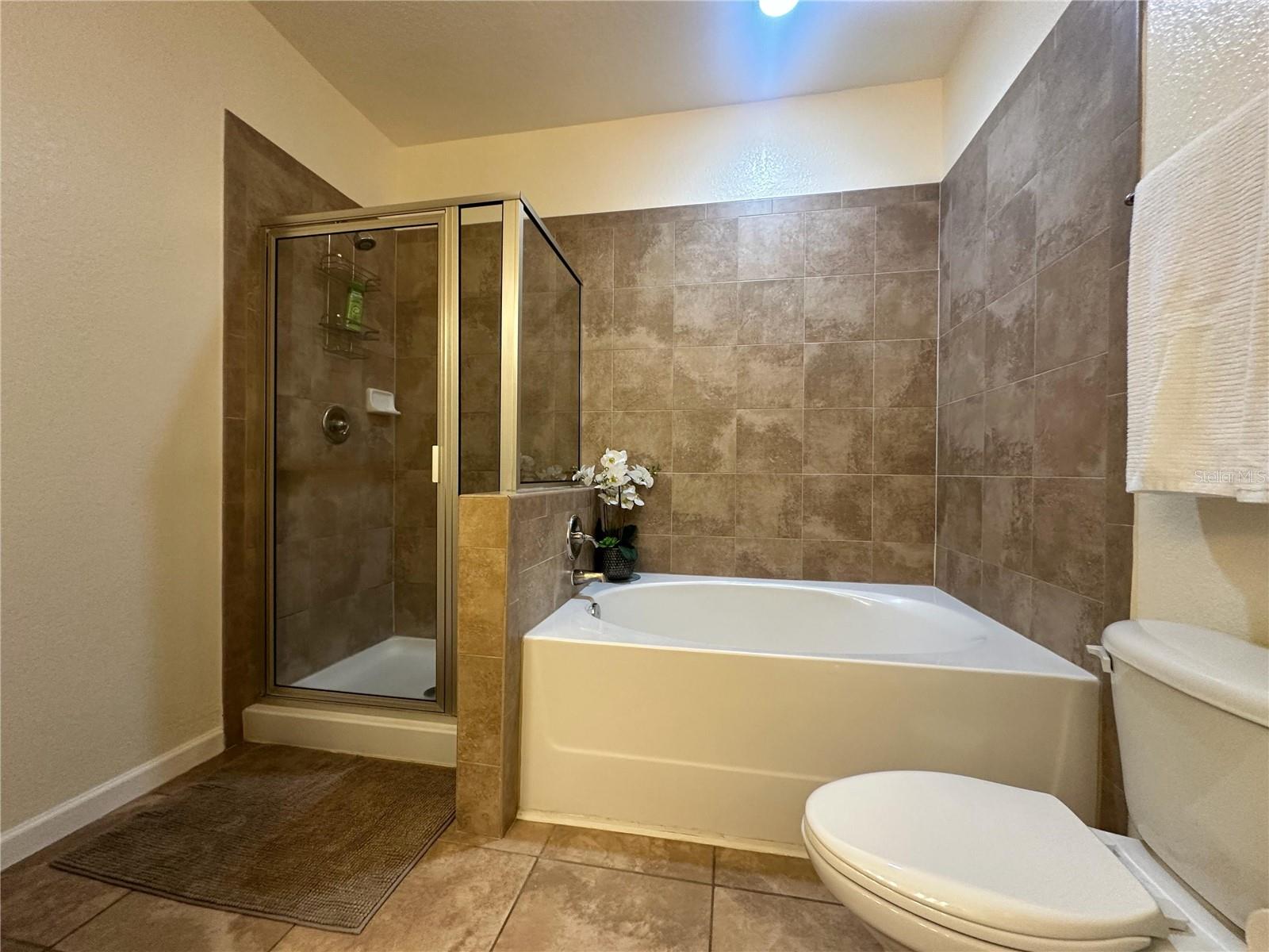 Image 53 of 76 For 903 Charo Parkway 837