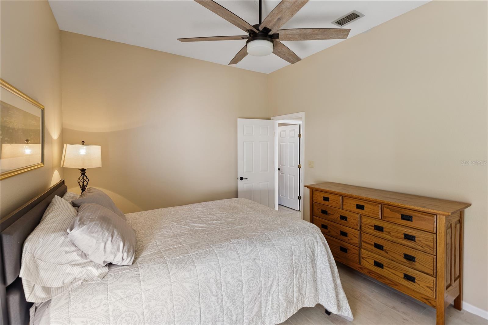 Image 18 of 56 For 1190 Deer Lake Circle