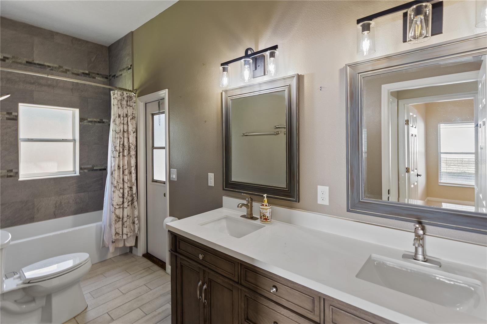 Image 23 of 56 For 1190 Deer Lake Circle