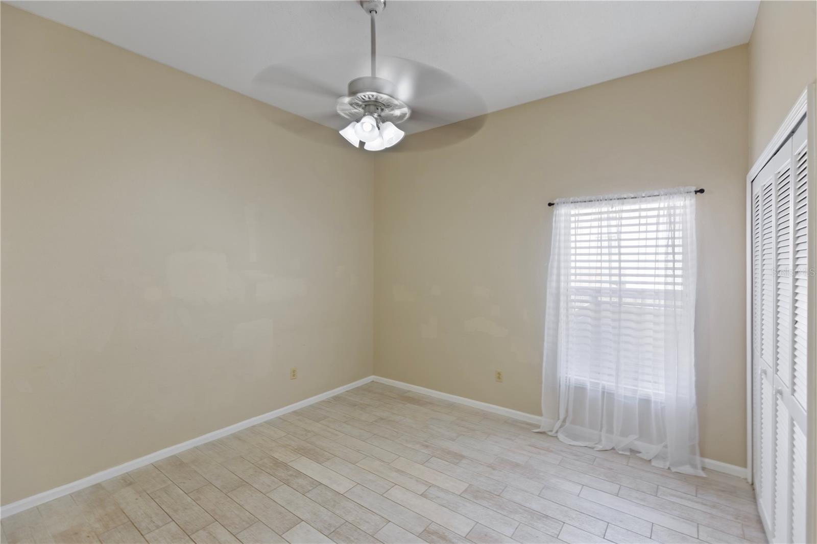 Image 26 of 56 For 1190 Deer Lake Circle