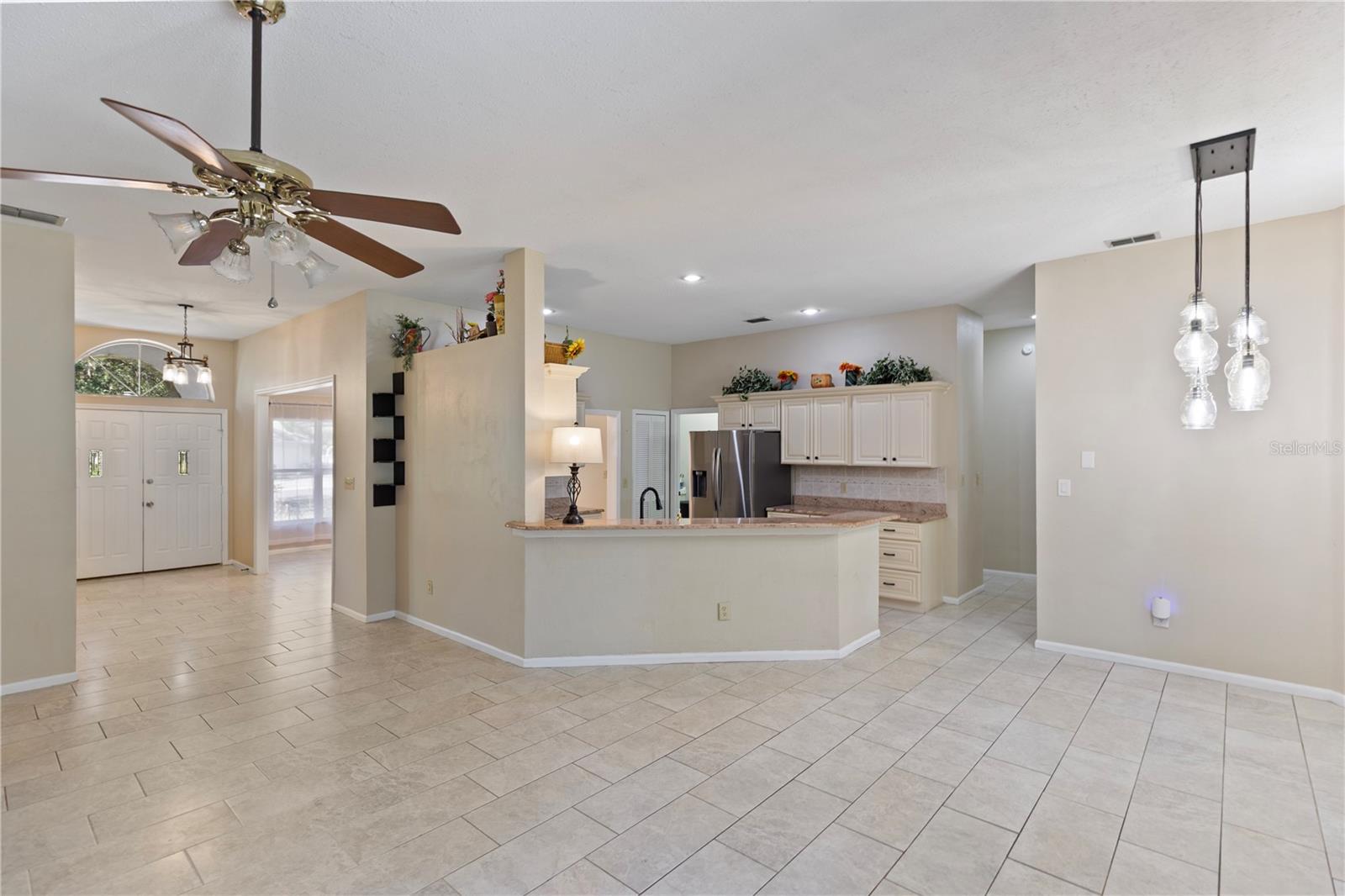 Image 27 of 56 For 1190 Deer Lake Circle