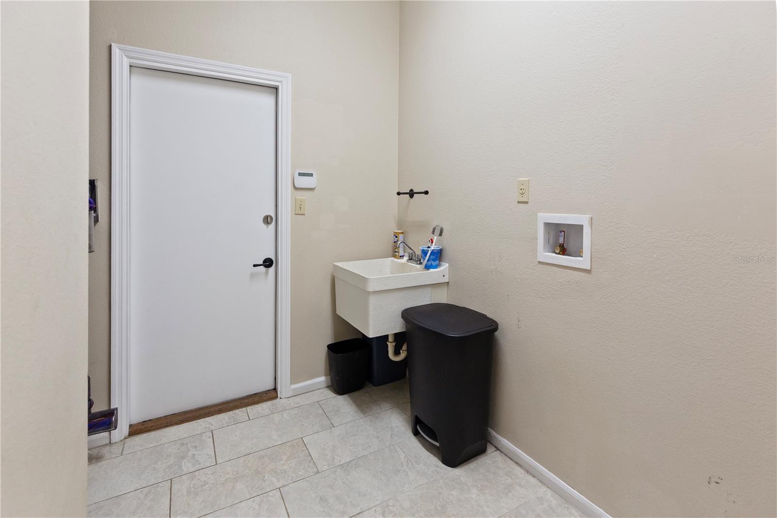 Image 36 of 56 For 1190 Deer Lake Circle